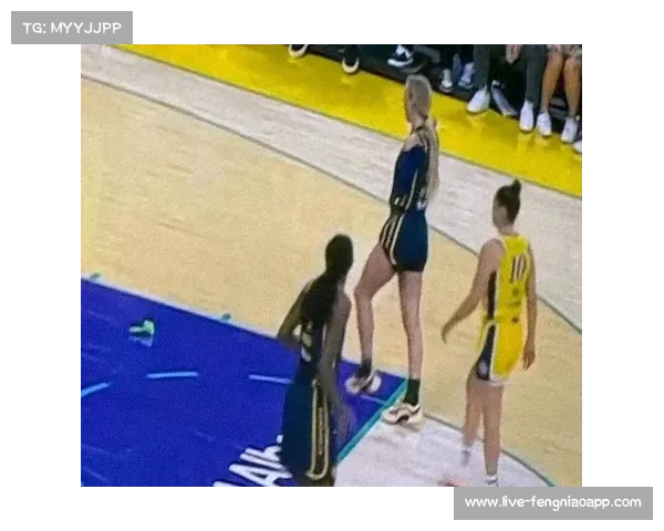 WNBA赛场出现玩具入侵事件 联盟紧急加装安全网确保赛事安全 WNBA赛场出现玩具入侵事件 联盟紧急加装安全网确保赛事安全