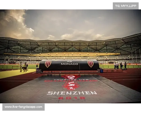 法甲俱乐部开放日吸引数千球迷，青训营表演赛成亮点